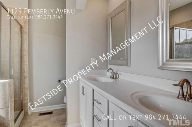 Building Photo - 1129 Pemberly Ave