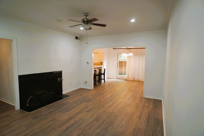 Building Photo - 11711 Memorial Dr