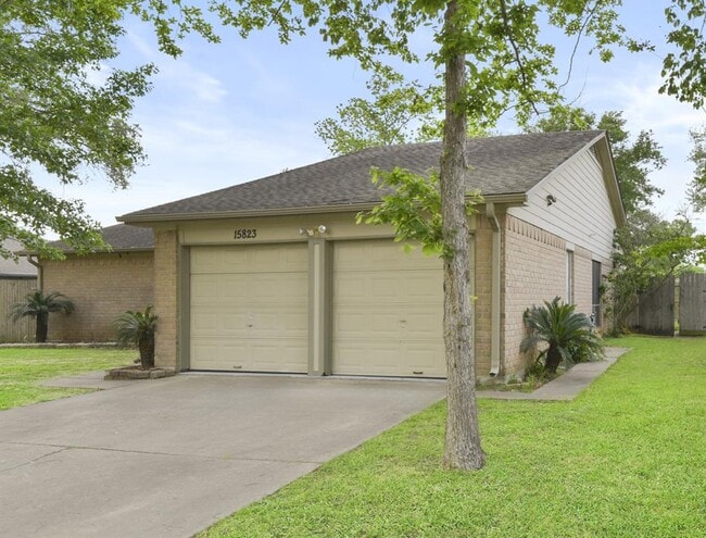 Building Photo - 15823 Fox Springs Dr
