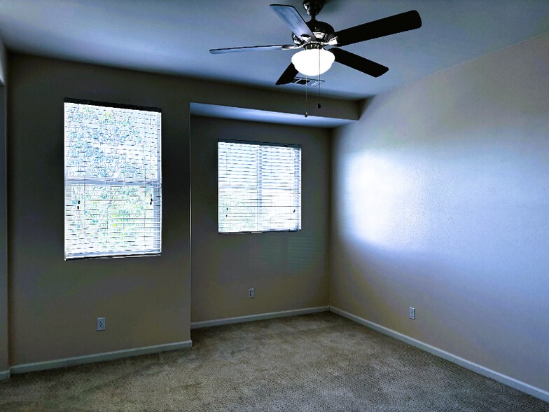 Building Photo - 44005 Arcadia Ct