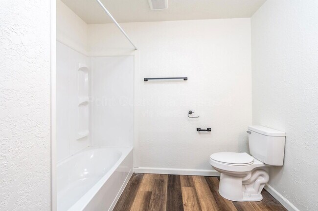 Building Photo - 421 N Emporia Ave