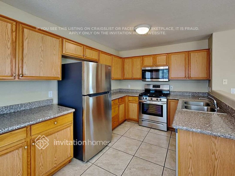 Building Photo - 7106 N 77th Dr