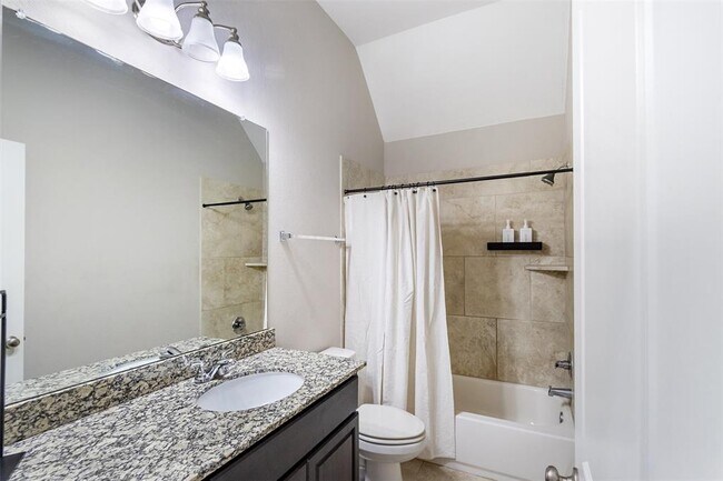 Building Photo - 3034 Hickory Springs Ln