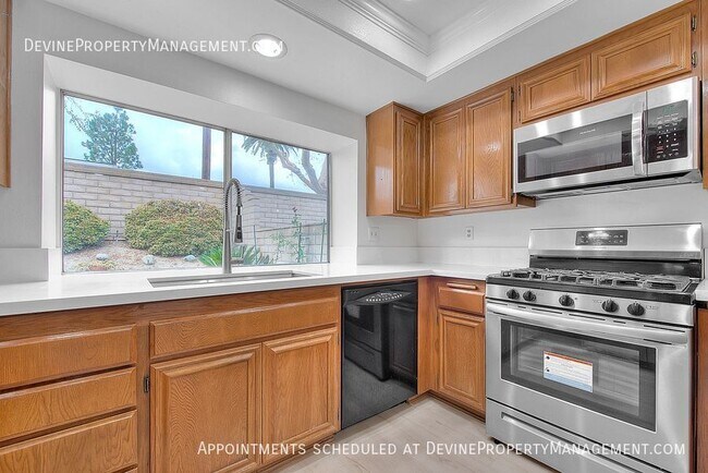Building Photo - 902 California Privado