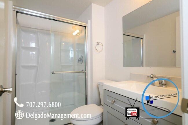 Building Photo - Benicia Large 2 Bedroom condo