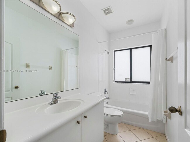 Building Photo - 1438 SW 154th Ct