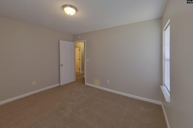 Building Photo - 424 Forest Grove Cir