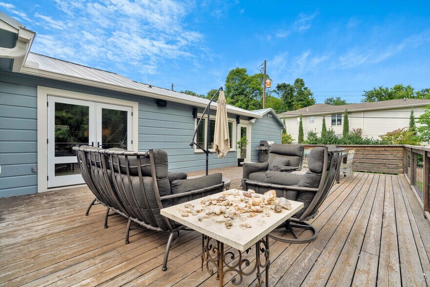 Building Photo - 802 N Park Ave