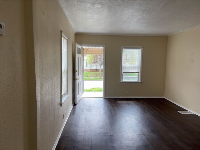 Building Photo - Spacious 5-Bedroom Home with Detached Garage