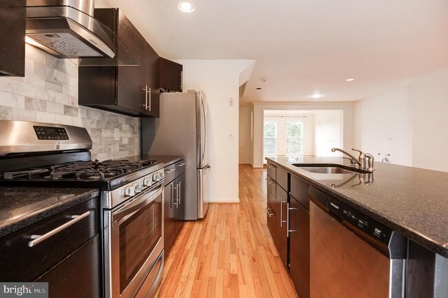 Building Photo - 12050 Edgemere Cir