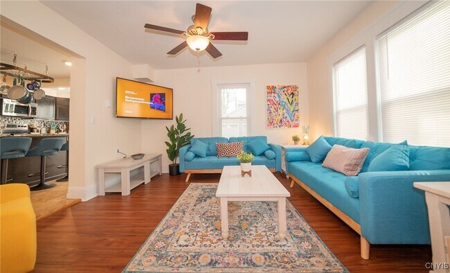 Building Photo - 312 Hall Ave