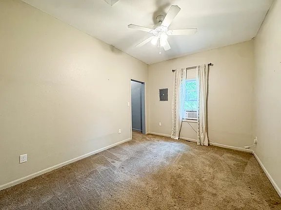 Building Photo - 518 W Maple Ave