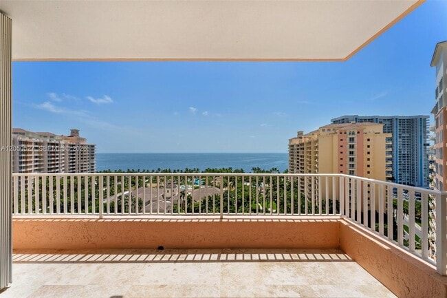 Building Photo - 785 Crandon Blvd
