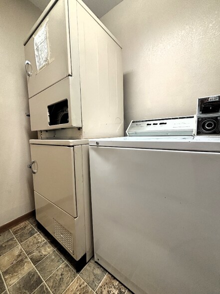 Building Photo - 1217 4th Ave S