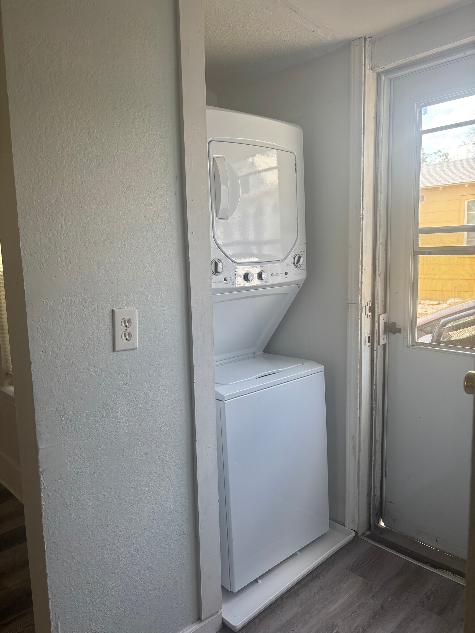 Washer dryer - 2225 W Olmos Dr