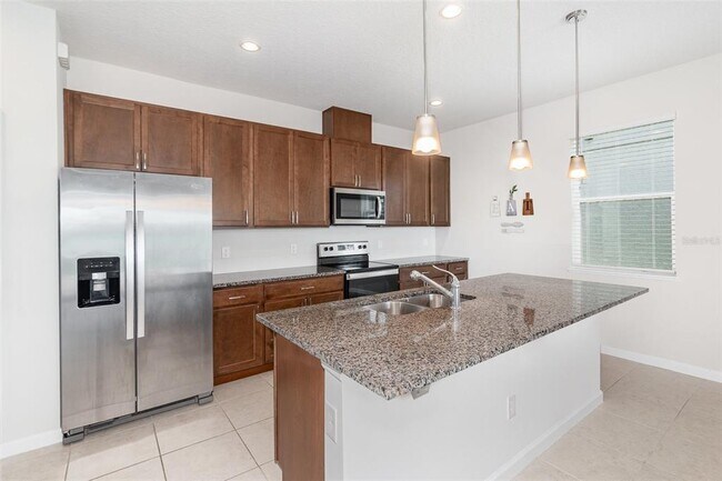 Building Photo - 3619 Voyager Ln