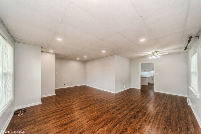 Building Photo - 848 Lee St