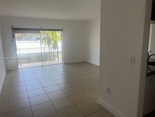 Building Photo - 7401 SW 82nd St