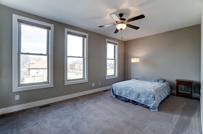 Master bedroom - 438 Northern Ave