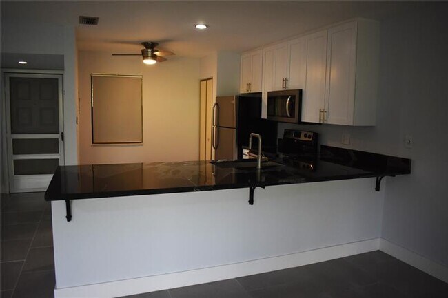 Building Photo - 2784 NW 42nd Ave