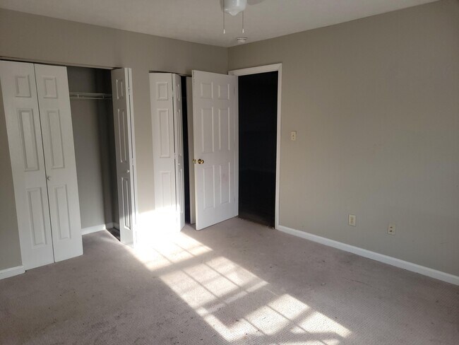 Building Photo - 201 Joey Way