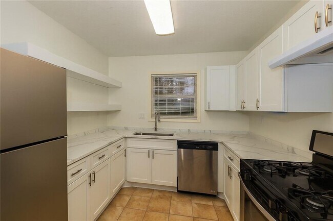 Building Photo - 208 Natchez Trace