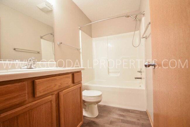 Building Photo - Great 3 Bedroom, 2.5 Bathroom Home in Ankeny