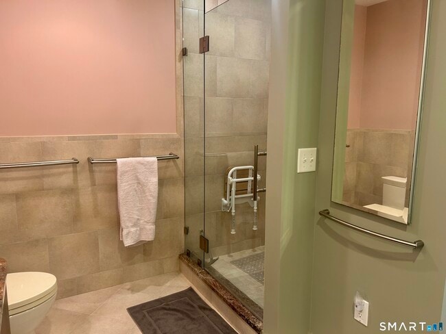 Building Photo - 45 Farview Ave