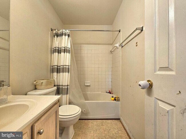 Building Photo - 7427 Ardglass Ct