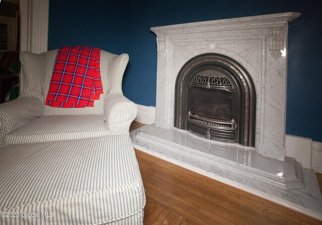 Building Photo - 48 Salem St