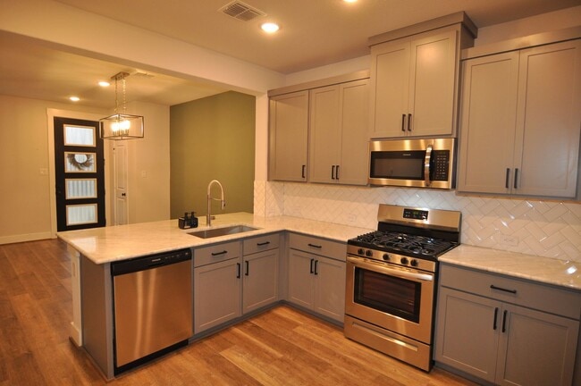 Building Photo - 829 Crystal Oak Ln