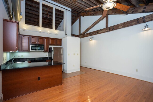 Building Photo - Flag Factory #10B