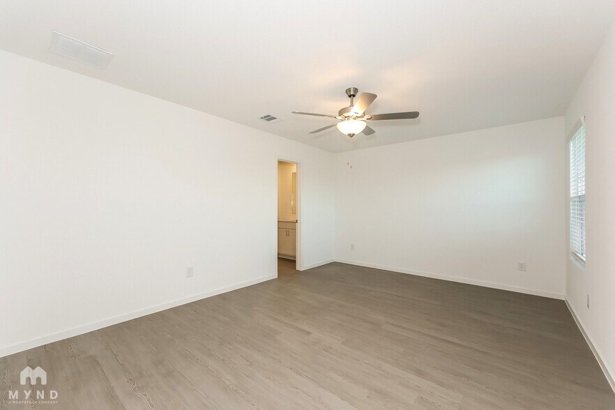 Building Photo - 2757 Ctr Crk Ln