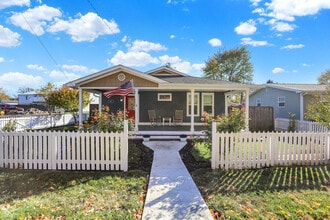 Building Photo - 301 W Pierce St