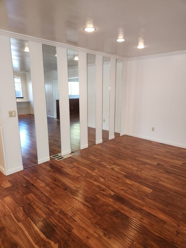 Building Photo - 3 Bedroom 2 Bathroom Single Family home in Rincon Valley with A/C and RV parking