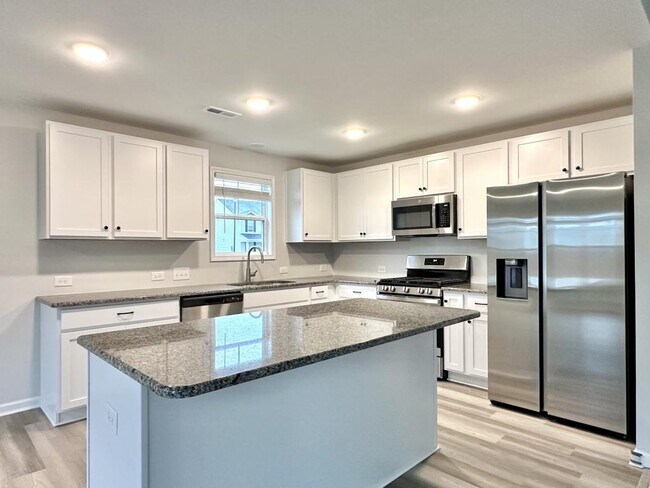 Building Photo - 2102 Roadster Pony Ln