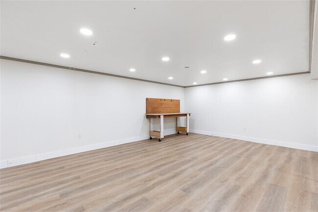 Building Photo - 2 Wardlaw Ct