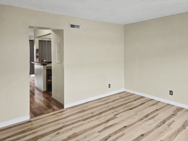 Building Photo - 3510 Kenbrooke Ct