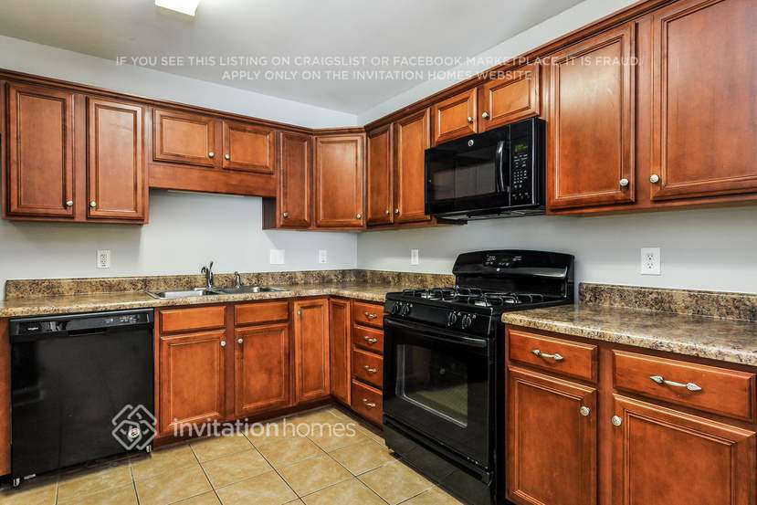 Building Photo - 5623 Roundup Cir