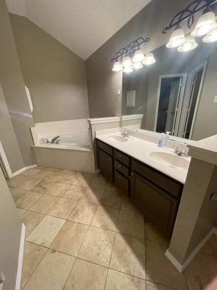 Building Photo - 5925 Sagebrush Trail