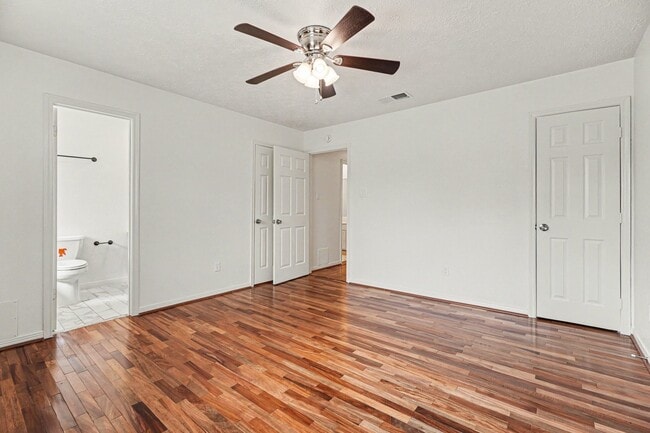 Building Photo - 2909 Forest Hills Dr