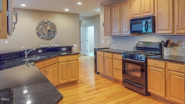 Building Photo - 401 Waverly Hills Dr