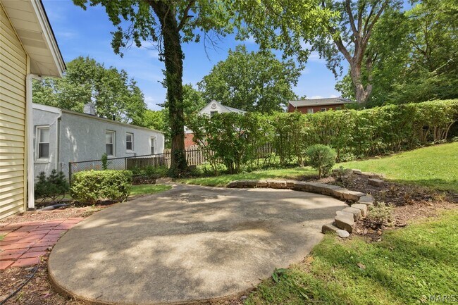 Building Photo - 7385 Arlington Dr