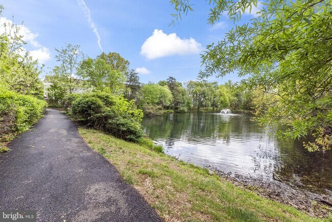 Building Photo - 45490 Whistling Terrace