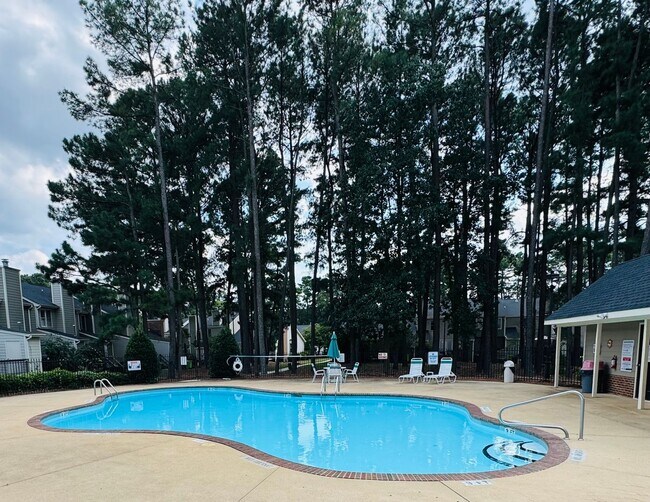 Building Photo - 5612 Darrow Dr