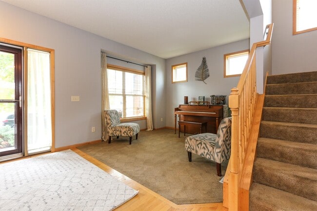 Building Photo - 1715 Fox Run