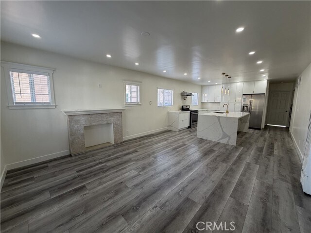 Building Photo - 1936 W 66th St