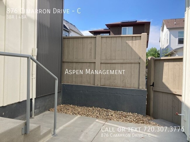 Building Photo - 876 Cimarron Dr
