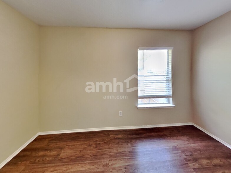 Building Photo - 20930 Grovedale Dr