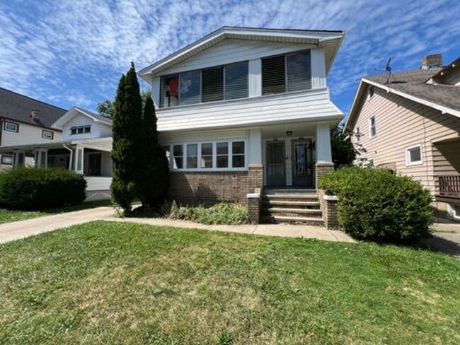 Building Photo - 2184 Wascana Ave